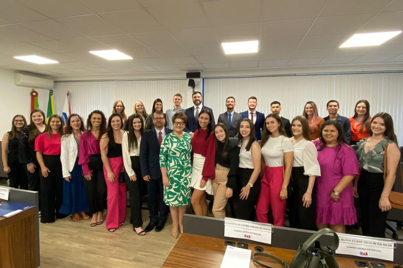 Acadêmicos de Direito fazem viagem de estudos a Florianópolis | Unibave